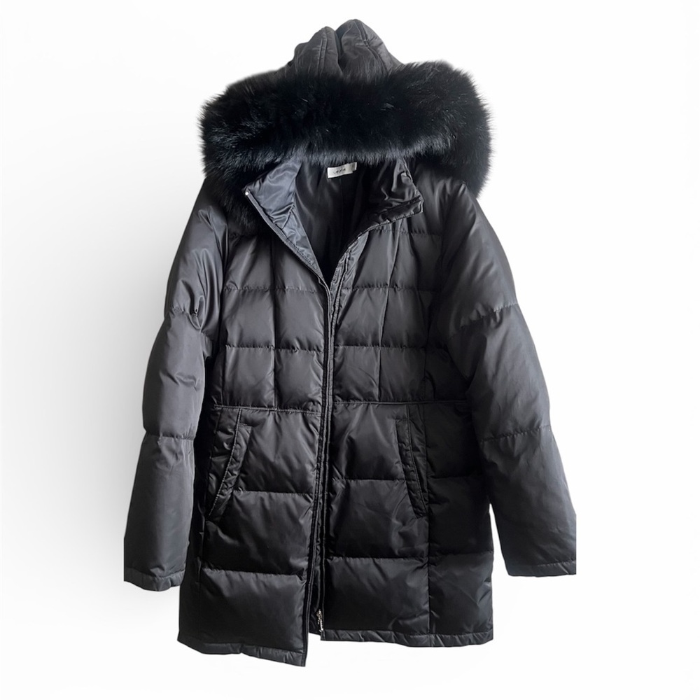 Elegant Black Puffer Jacket with REAL FUR Hood